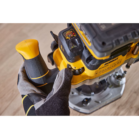 Mașină de frezat cu acumulator DEWALT DCW620NT-XJ